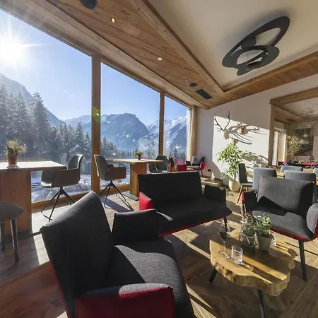 Alpine With Mountain Views *