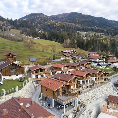 Alpine With Mountain Views Chalé Neukirchen am Großvenediger