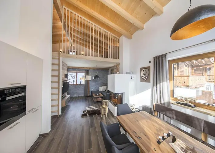 Alpine With Mountain Views Chalet Neukirchen am Großvenediger